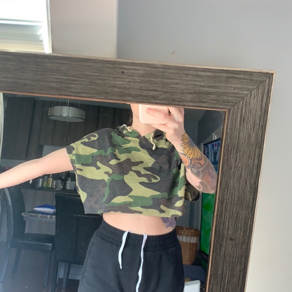 Forever 21 crop - Picture 2 of 3